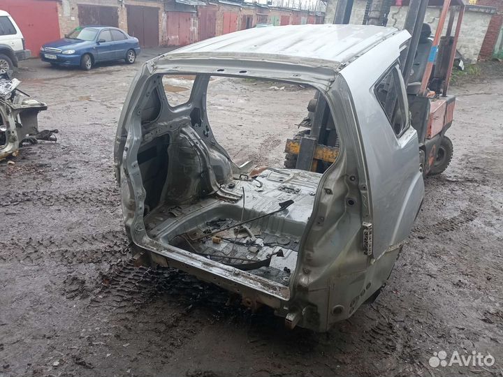 Задняя часть Mitsubishi Outlander XL, Peugeot 4007