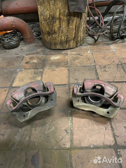 Передние суппорта Toyota Mark 2