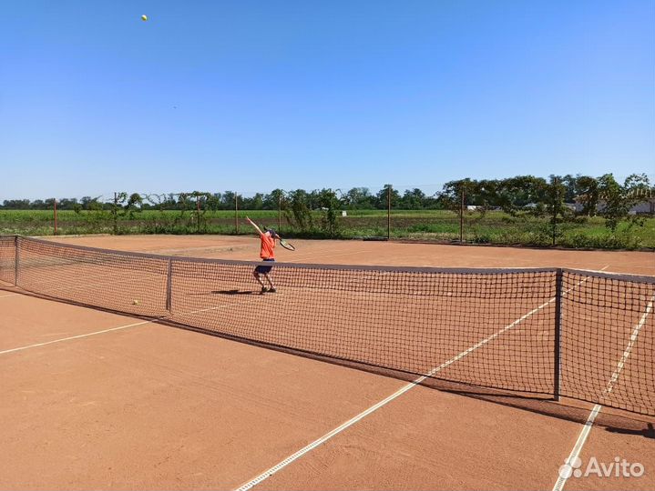 Теннисный корт для любителей играть в теннис
