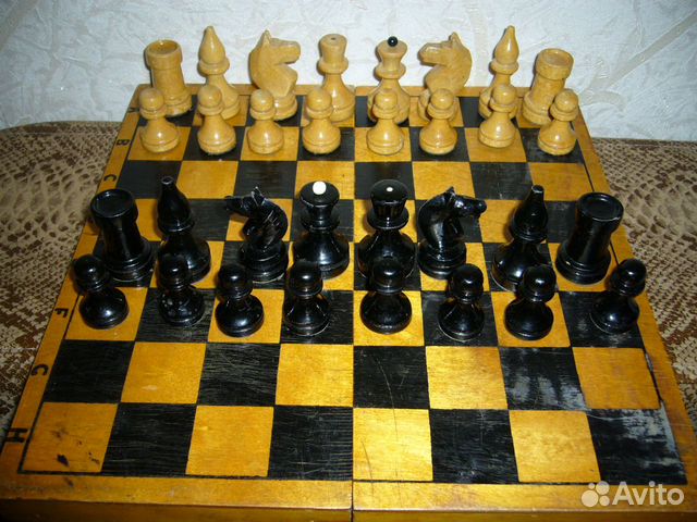 Шахматные фигуры, шахматы с доской