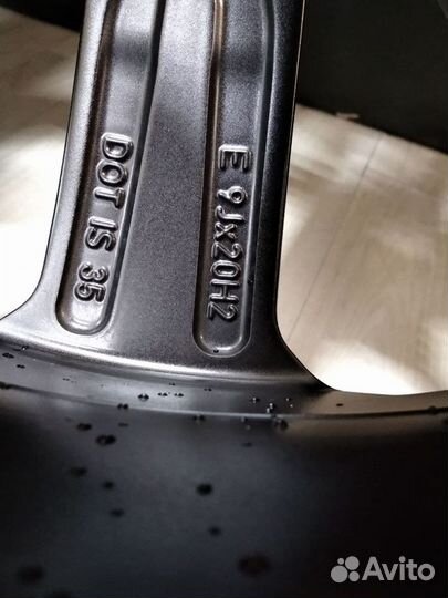 Зимние колеса BMW X5 G0 X6 G06 стиль 748M R20 шипы