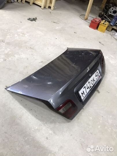 Крышка багажника Митцубиси Каризма