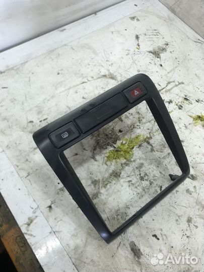 Накладка декоративная на панель Nissan Bluebird