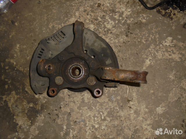 Кулак со ступицей Тойота Королла 150