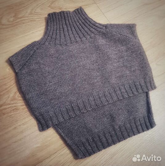 Комплект из полушерсти (манишка+варежки)