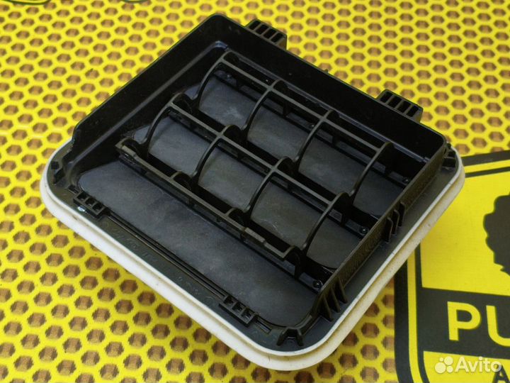 Решетка вентиляционная левая Hyundai I30 PD G4LG