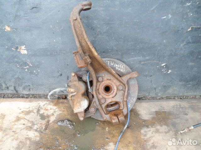 Кулак поворотный левый Nissan Titan 1 A60