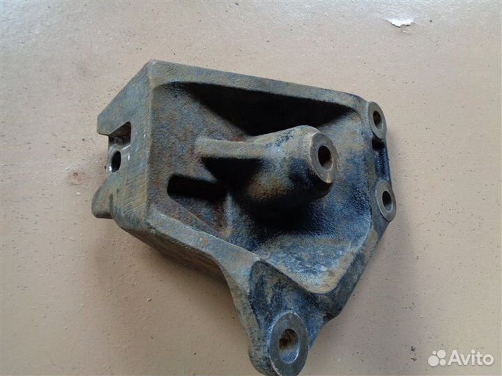 Кронштейн кпп левый Hyundai Solaris RB G4FA 2011