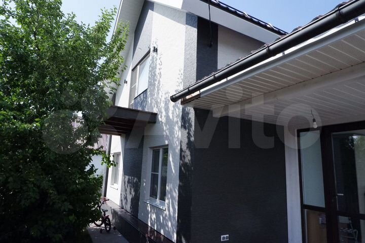 Дом 165 м² на участке 6,4 сот.