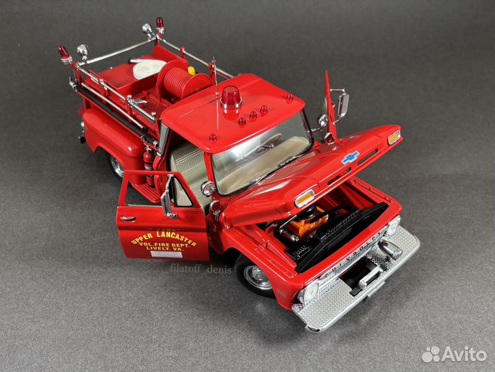 1/18 Chevrolet C-20 Fire Truck 1965 (SunStar)