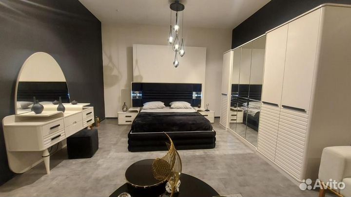 Спальный гарнитур