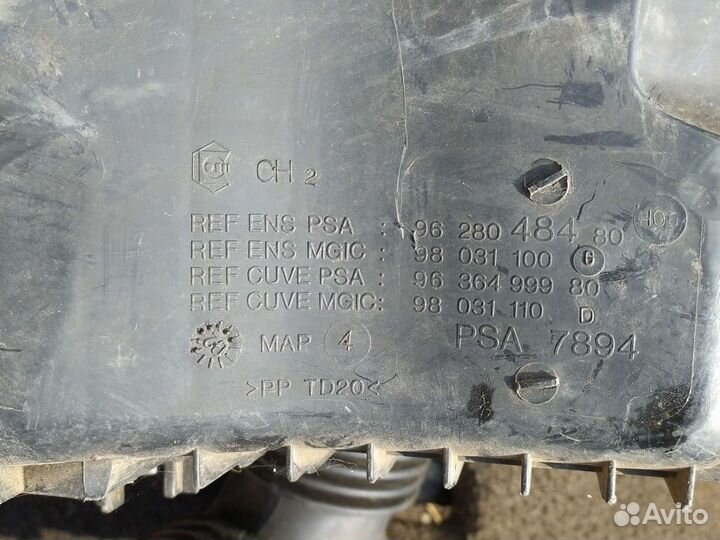 Корпус воздушного фильтра peugeot 607