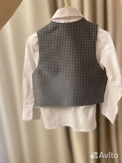 Школьный костюм рубашка и жилетка на рост 116-122
