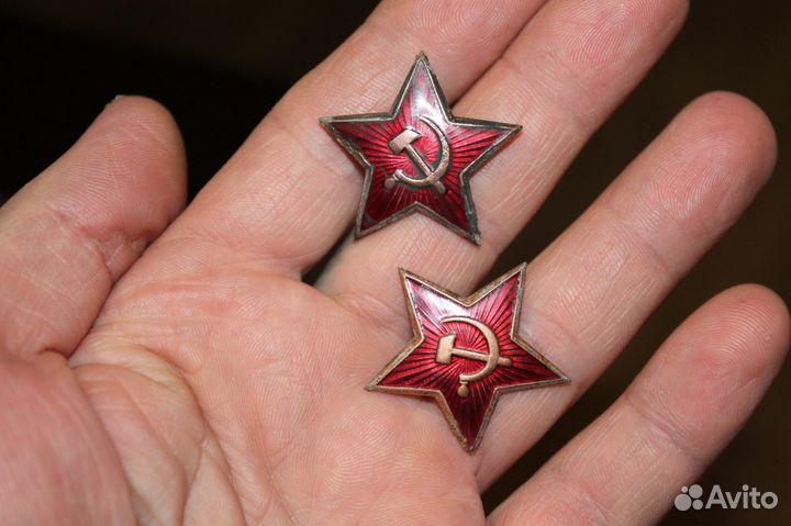 Звезда на бескозырку и значки