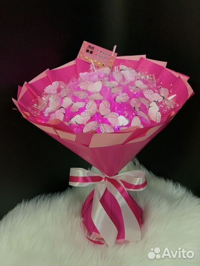 Светяшиеся букеты из бабочек