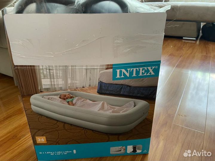 Детская надувная кровать с бортиками