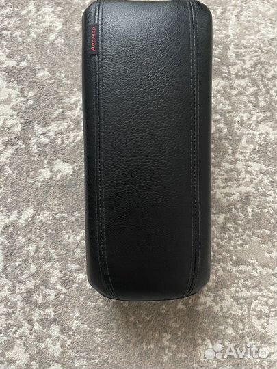 Подлокотник