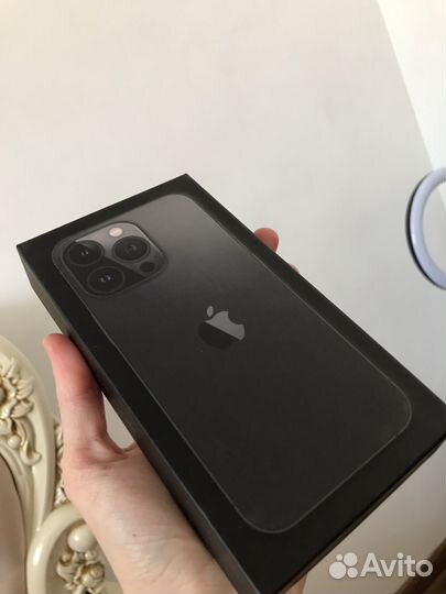 Коробка от iPhone 13 pro
