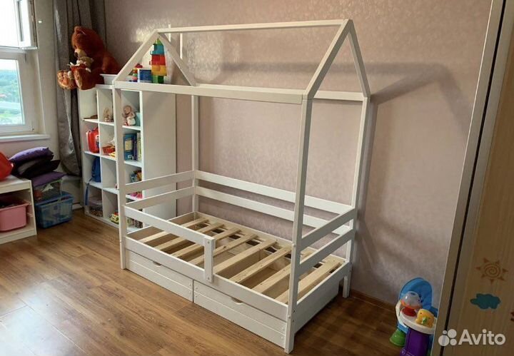 Кровать домик