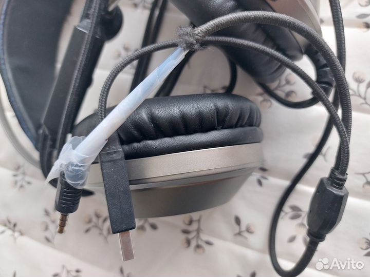 Игровые наушники Logitech с микрофоном