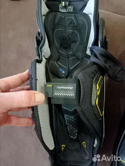 Щитки хоккейные Bauer supreme m5 pro sr16