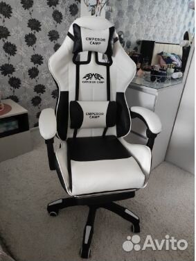 Игровое компьютерное кресло