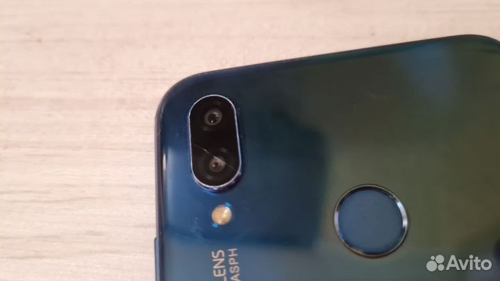 Смартфон Huawei P20 Lite