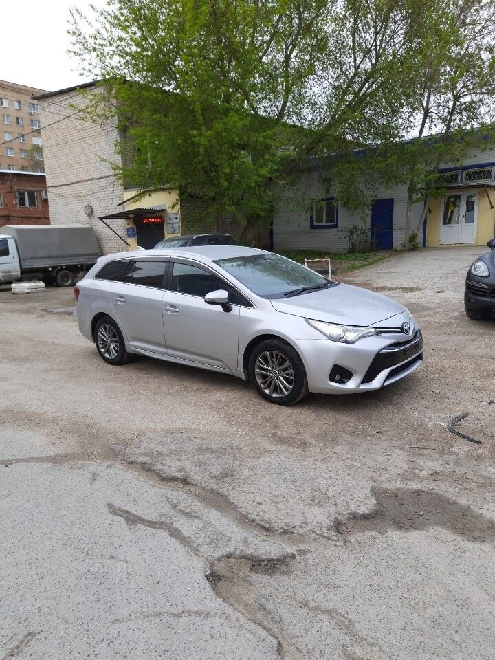 Toyota Avensis: фото владельца