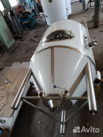 Танк цилиндроконический 1000