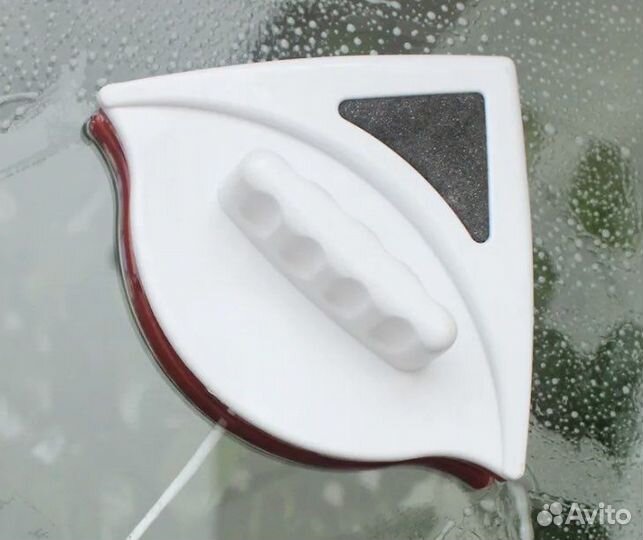 Магнитная щетка для мытья окон