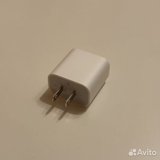 Адаптер Apple 20W (американская вилка)