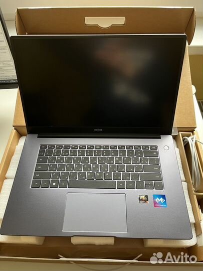 Ноутбук honor magicbook 15 BMH-WFQ9HN 16Гб/512 ssd