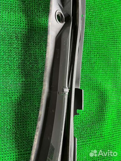 Жабо Cadillac Escalade 4, Escalade