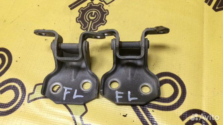 Петли двери передние левые Subaru Legacy BL5 EJ20X