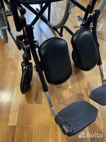 Кресло-коляска Ortonica base 155 17'' PU (43 см)