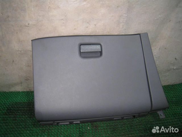 Бардачок (ящик перчаточный) Nissan Almera Tino 20