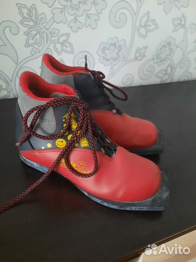 Ботиночки лыжные 37р