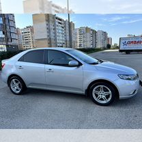 Kia Cerato 1.6 MT, 2010, 222 500 км, с пробегом, цена 650 000 руб.