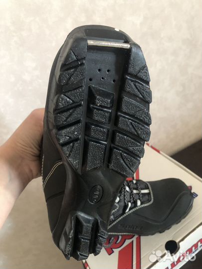 Лыжные ботинки