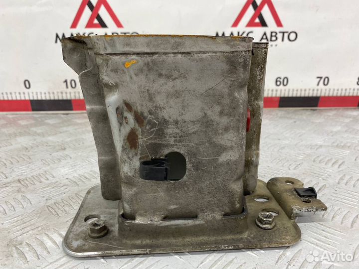 Б/У крепление усилителя бампера (лонжерон