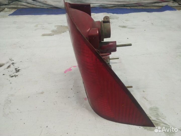 Фонарь задний правый Ford Focus 1 DFW 2.0 split