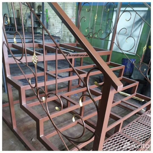 Крыльцо. Лестница. Уличная лестница