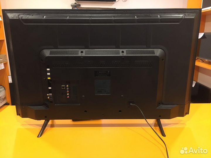 1) Телевизор Samsung ue43j5272au, Smart-TV