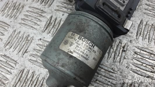 Мотор стеклоочистителя лобового стекла volkswagen