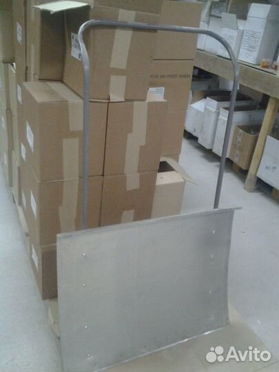 Движок алюминиевый 755х605 с накладкой