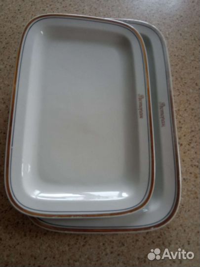 Блюдо фарфор