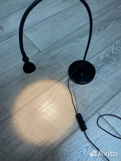 Настольная лампа икея яшно