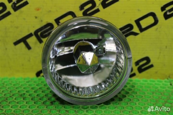 Фара противотуманная передняя правая Toyota Prius