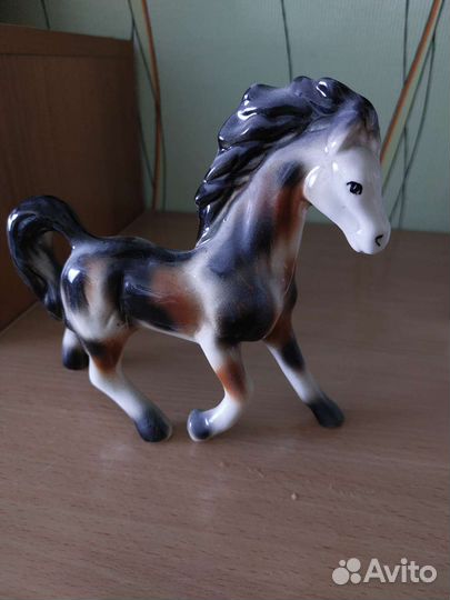 Керамические фигурки, вазы, свечи