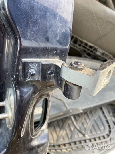 Петля двери Audi A6 C5 2.4 1999